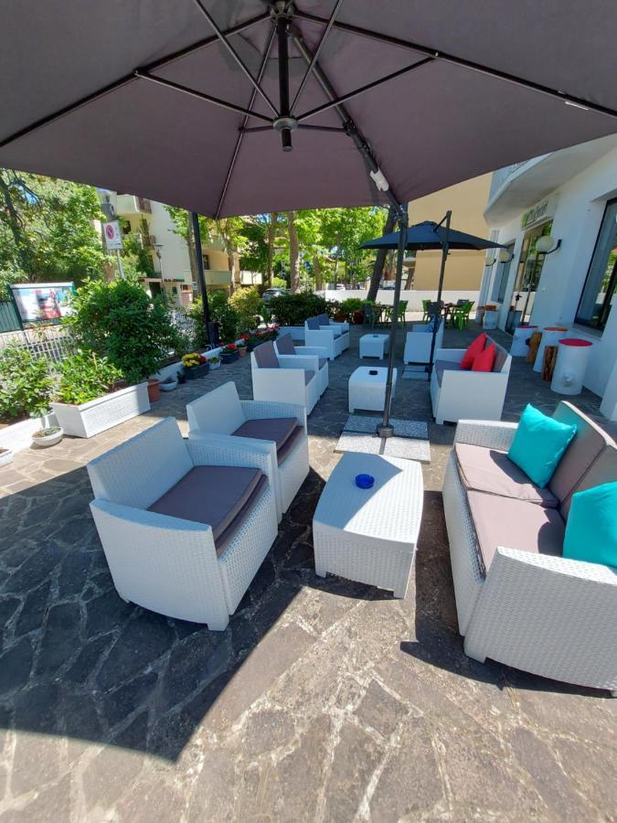 Hotel Senza Pensieri Riccione Exterior photo