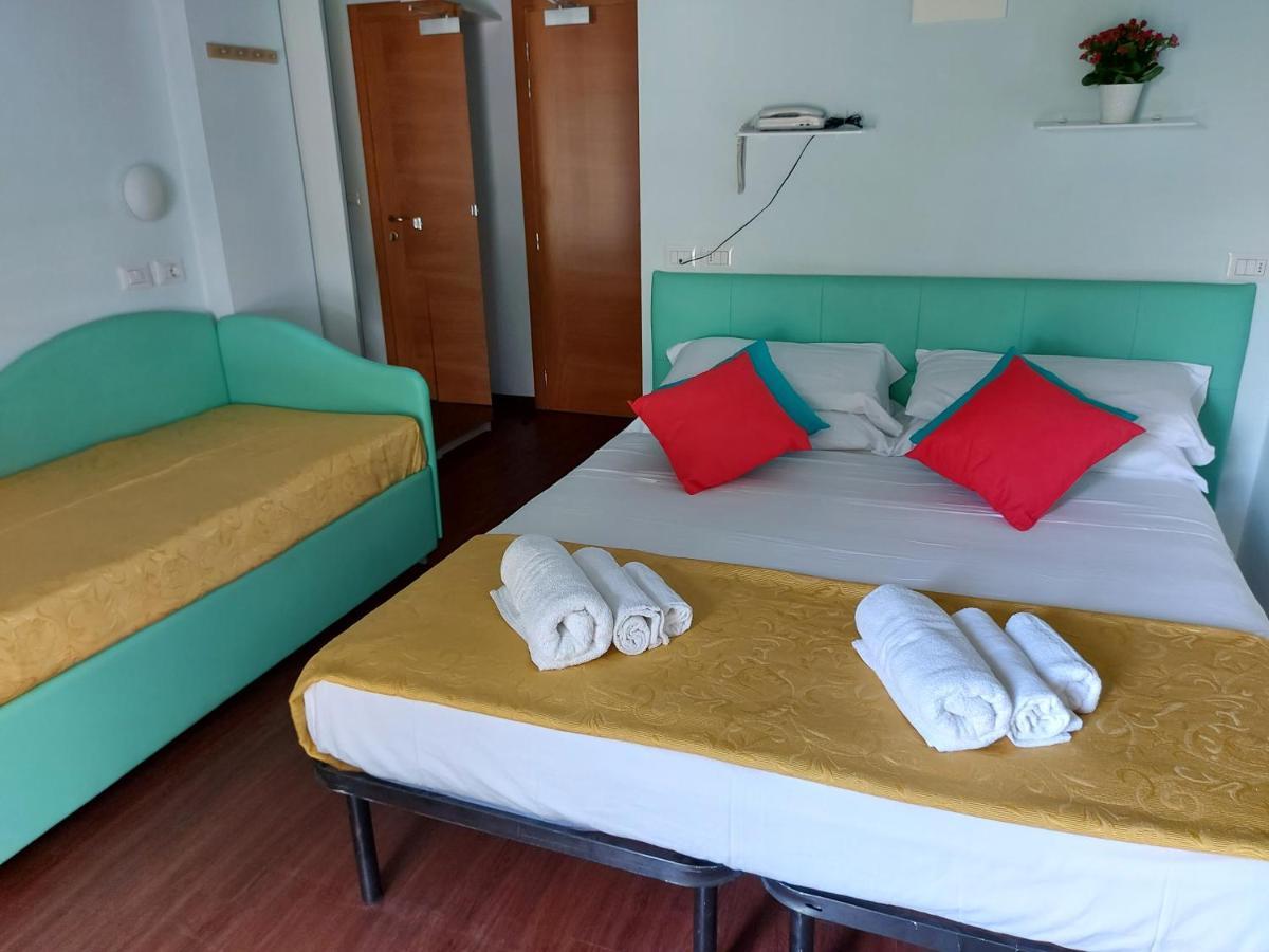 Hotel Senza Pensieri Riccione Exterior photo